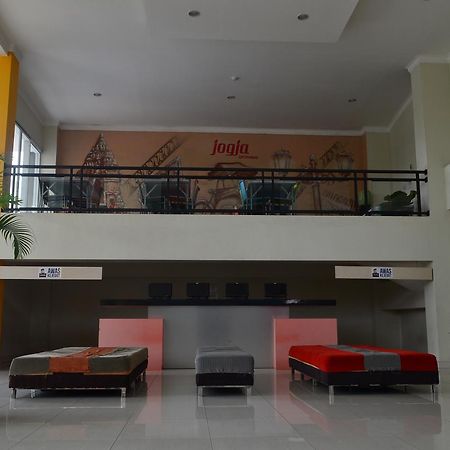 Edu Hostel Джокьякарта Экстерьер фото
