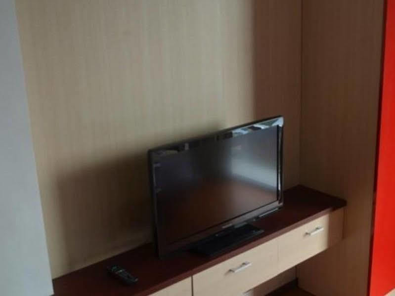Edu Hostel Джокьякарта Экстерьер фото