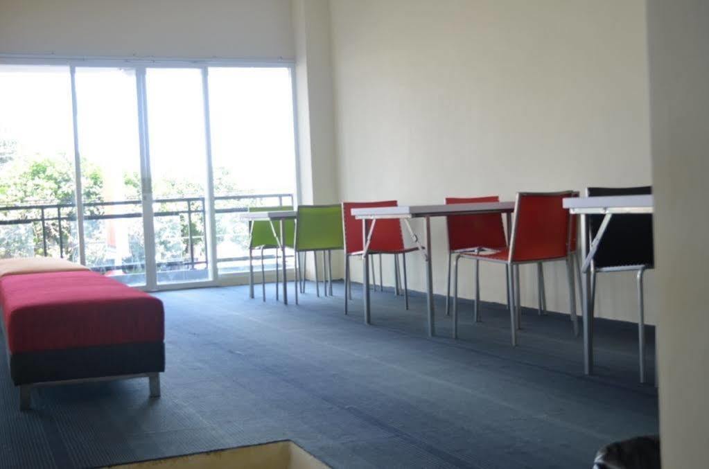 Edu Hostel Джокьякарта Экстерьер фото